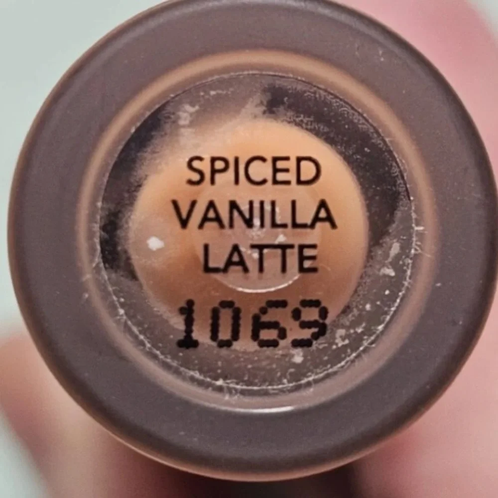 Buxom Full-On Plumping Lip Cream in Spiced Vanilla Latte (m01)